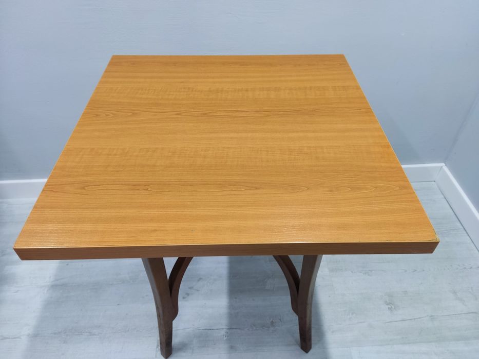 Stół stolik Fameg 70/70  10 szt.