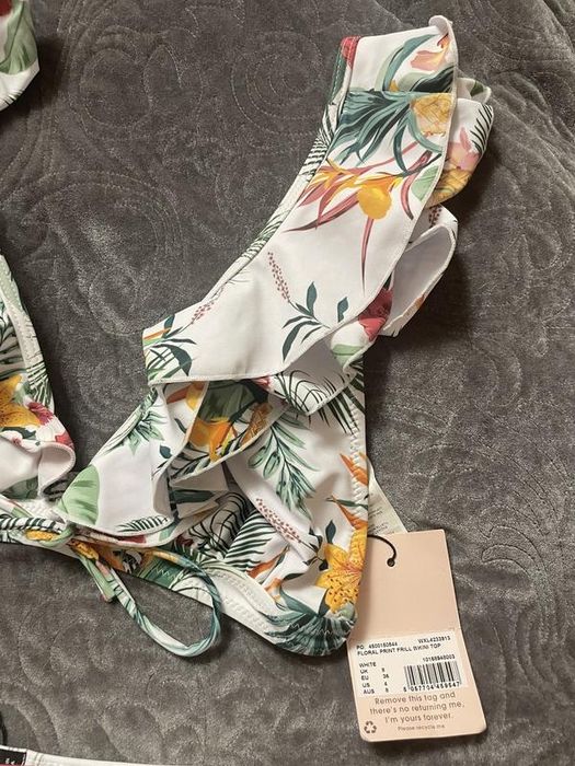 Раздельный купальник с воланами и высокой посадкой missguided s