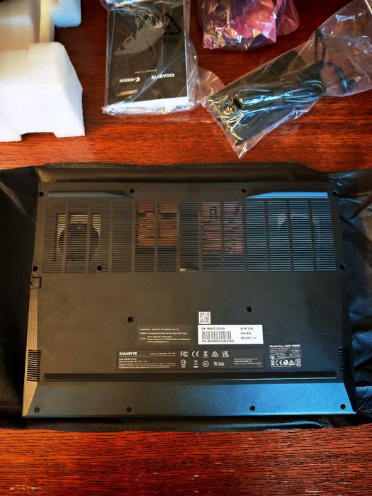 Laptop Gigabyte G6 MF-H2EE893KD i7-13620H/16GB/512GB/RTX4050/165Hz/W11