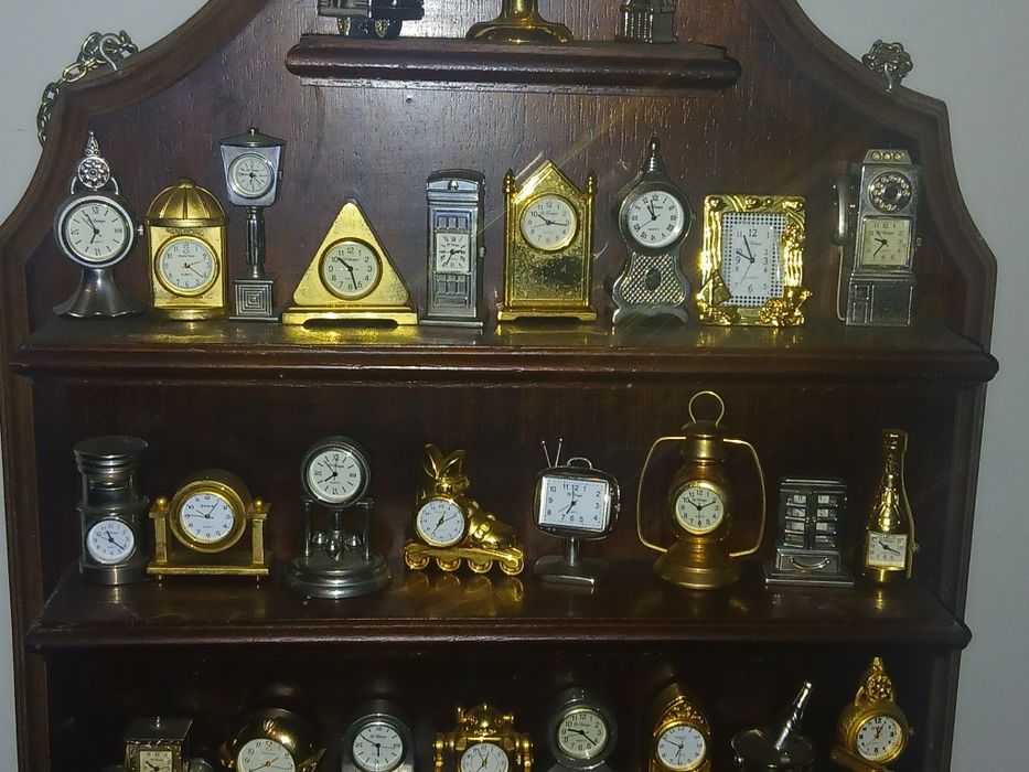 Coleção 100 relógios  minitura por 500 € ao cada 6,50  €