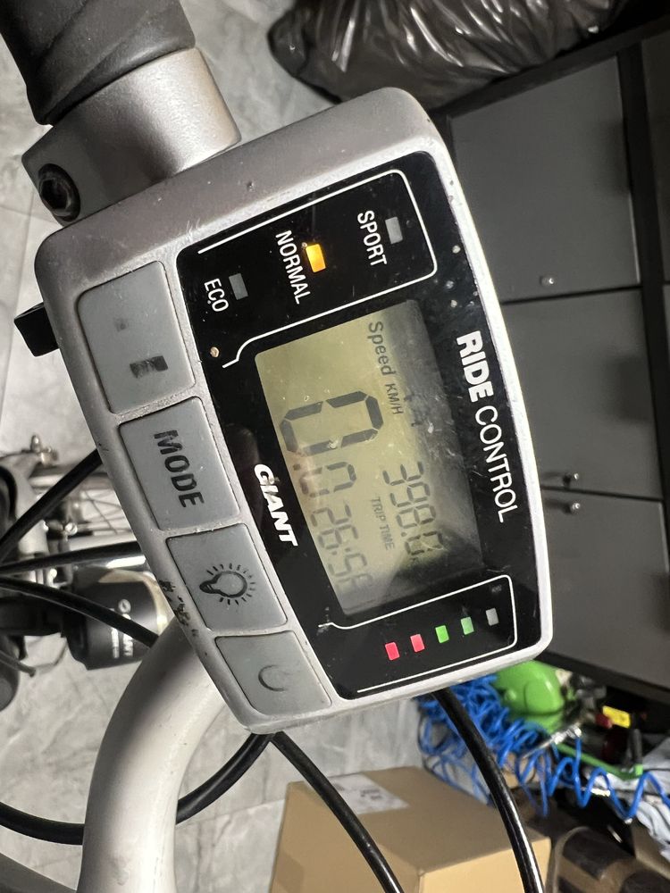 Rower elektryczny GIANT TWIST HYBRID na 2 baterie NEXUS 7 /A