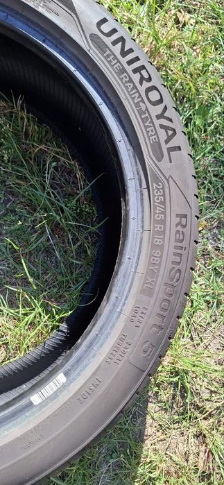 Літні шини Uniroyal RainSport 5 235/45 R18