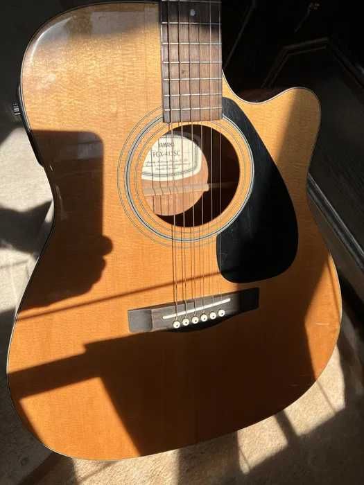 Електроакустична гітара Yamaha fgx 413 sc + комбік Yamaha F20