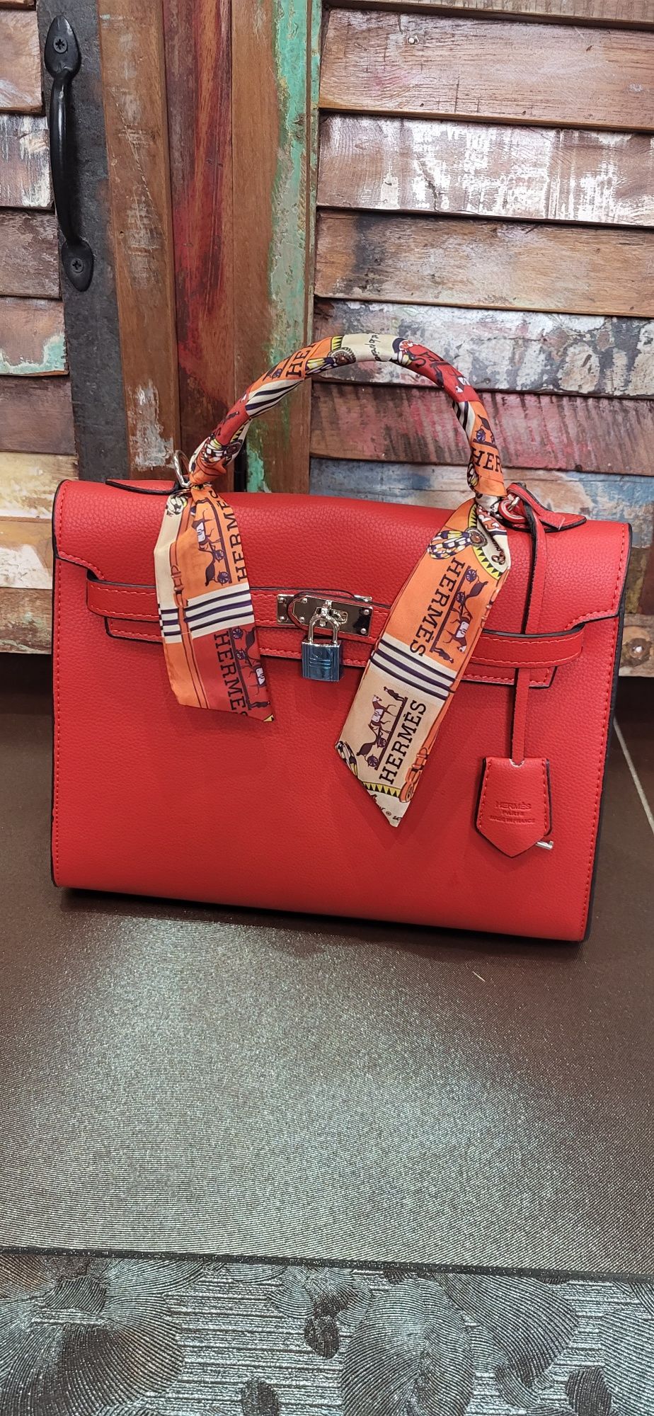 Czerwona torebka hermeska apaszka kłódka kluczyk premium