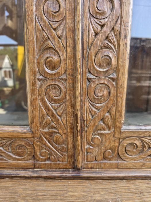 Neorenesansowy rzeźbiony kredens witryna jasna dąb #1932 Stylowy Węgró