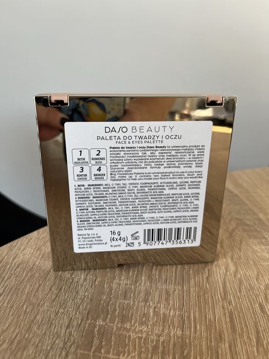 Daso beauty paleta paletka do konturowania do twarzy oczu bronzer róż