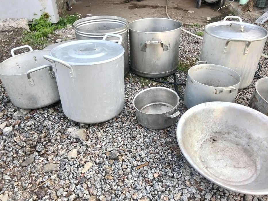 кастрюли ,казани