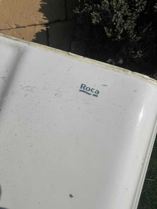 Umywalka Roca na nodze