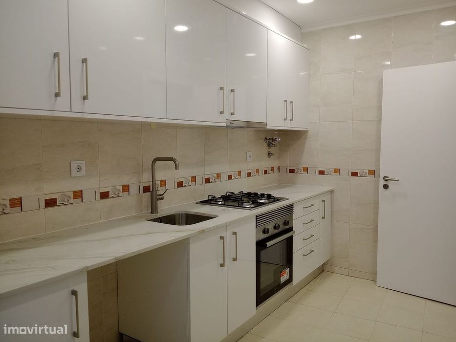 Apartamento T2 para venda -  Damaia