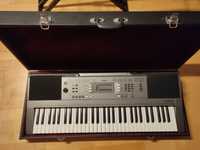 Keyboard pianino Yamaha PSR E353 z akcesoriami, stojakiem i futerałem