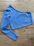 ONLY błękitny crop top na jedno ramię metaliczna nitka rozm. M