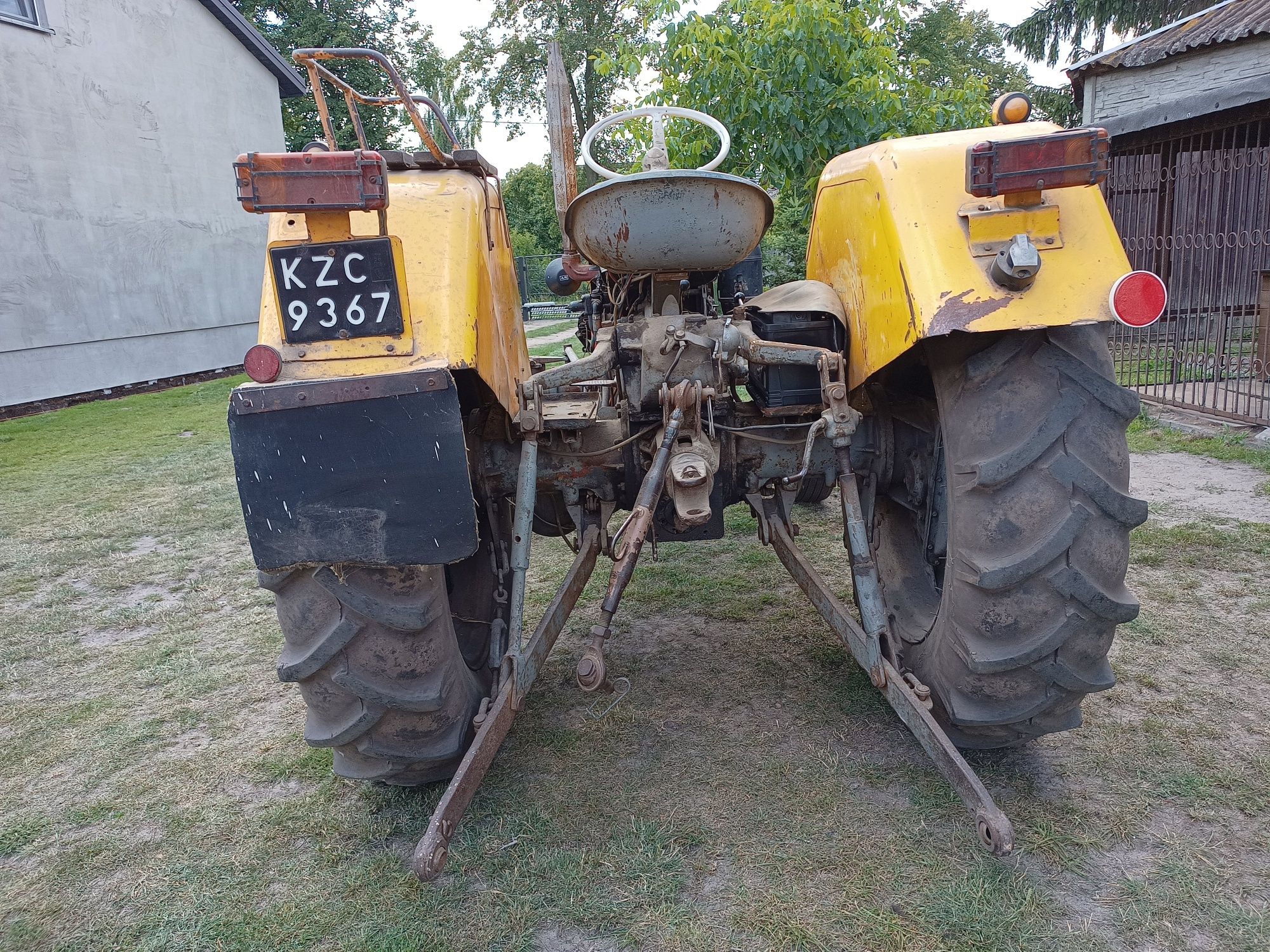 Ursus C-328 plus pług