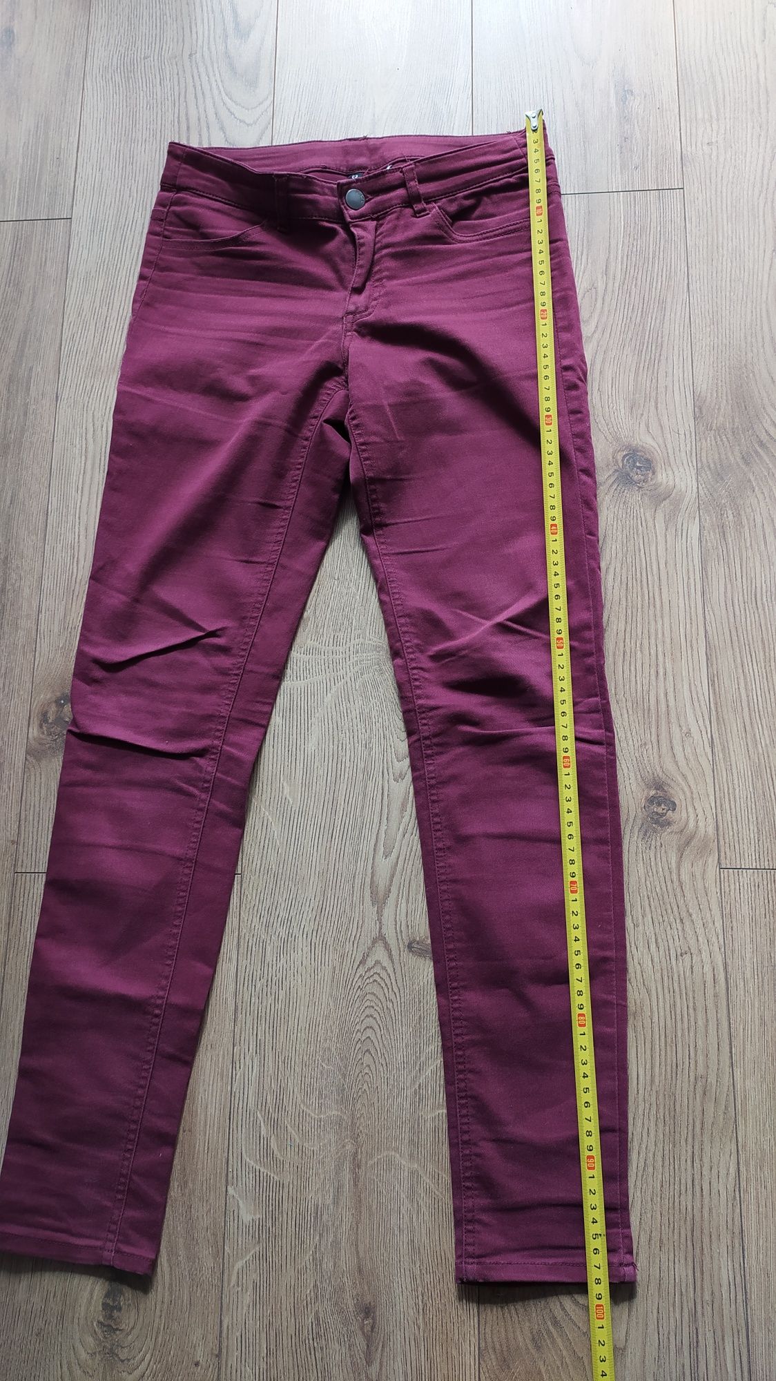 Spodnie fioletowe, rozmiar 36, jeansowe, damskie, wygodne.