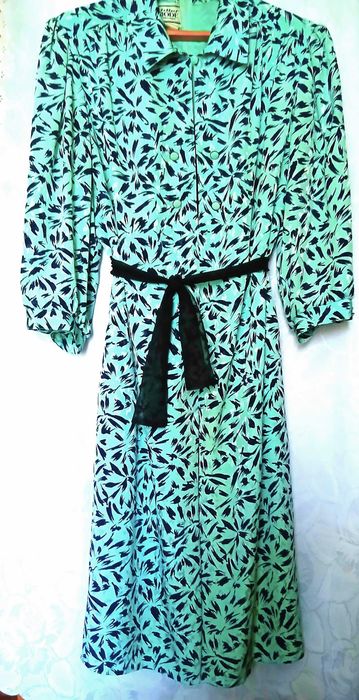 Нарядное платье с длинным рукавом. Германия.