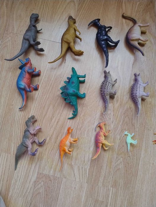 Набір динозаврів павуки крокодил 16 резинові тверді м'які