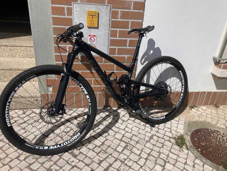 Bicicleta FOCUS ONE (suspensão total)