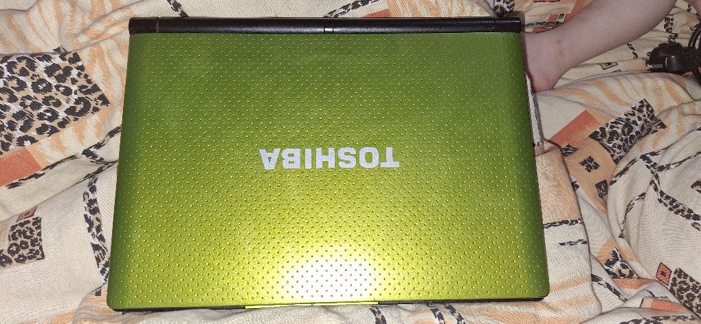 Нетбук toshiba nb550D
