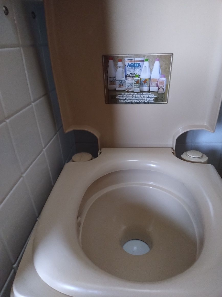 Toaleta łazienka WC kompletna kamper