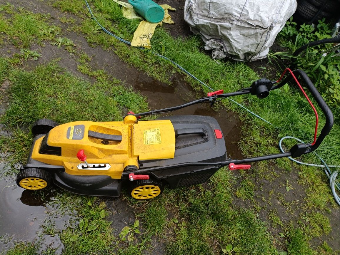 Korpus noz kosz kolka John gardener kosiarka elektryczna silnik naped