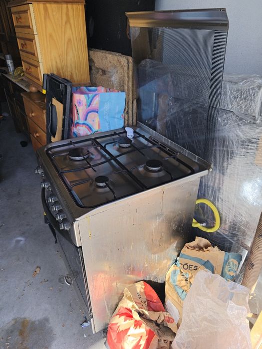 Fogão Indesit gás natural com forno elétrico