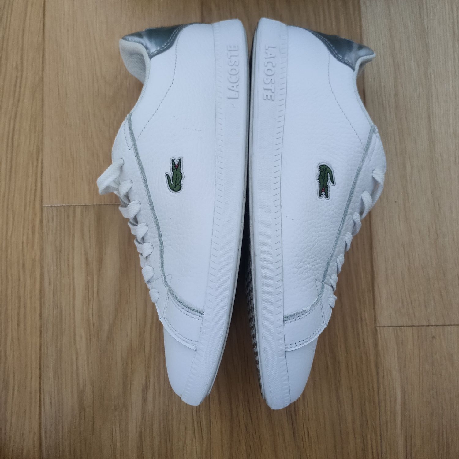 Lacoste białe sneakersy 39