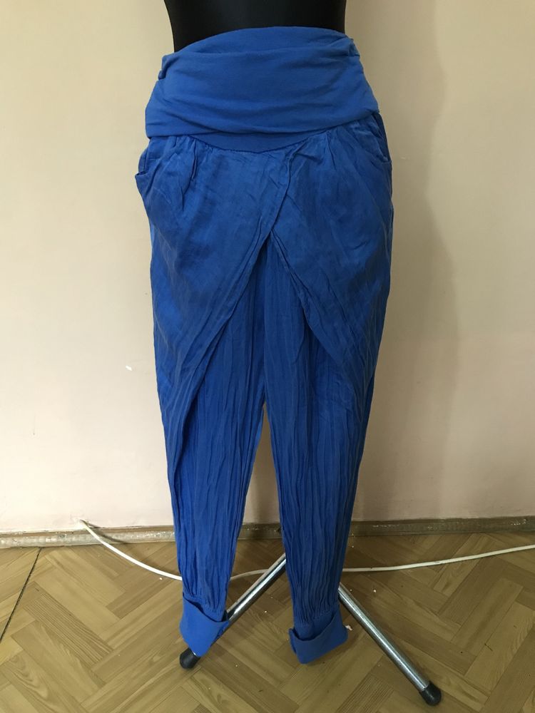 Komplet niebieski włoski bluzka hisz.i spodnie z zakładkami roz. Uniw.