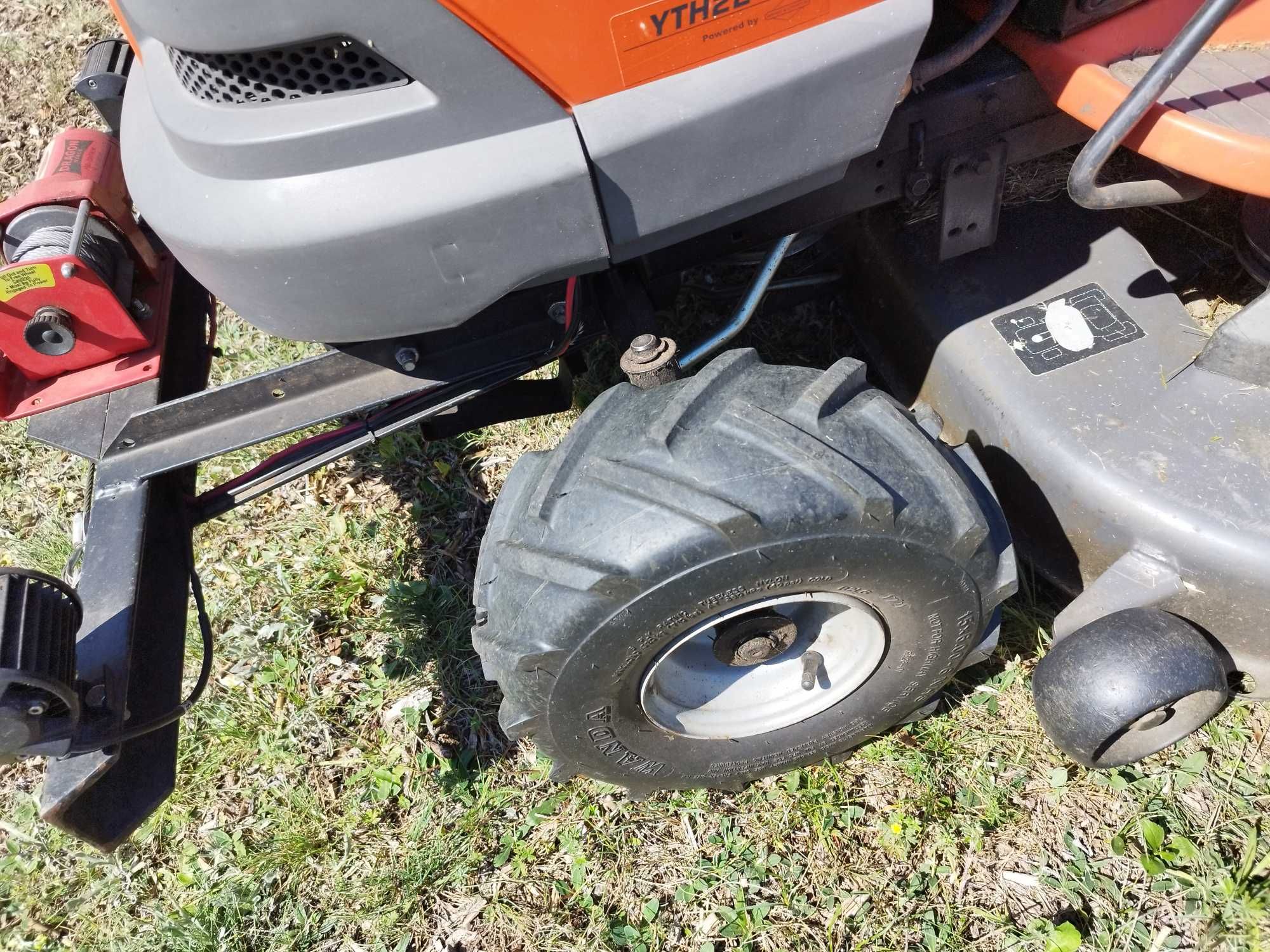 Traktorek Husqvarna Automat YTH2246 22km