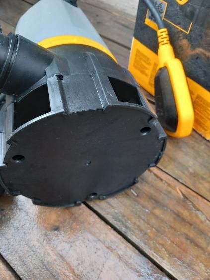 Pompa z pływakiem zatapialna głębinowa Titan 750 W 14000 l/h