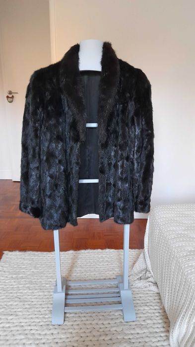 Casaco curto de vison preto