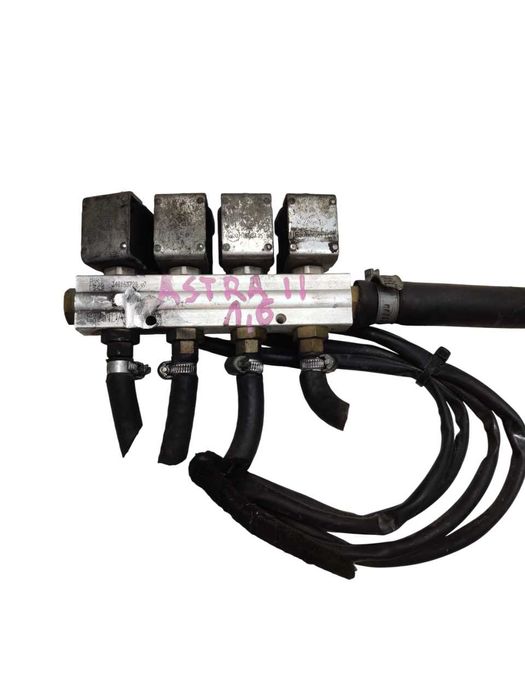 Opel Astra II 1.6 Listwa Wtryskiwaczy LPG Stag 67R-010973  110R-000044