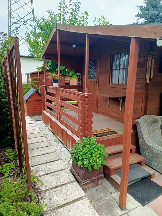 domek drewniany na działce