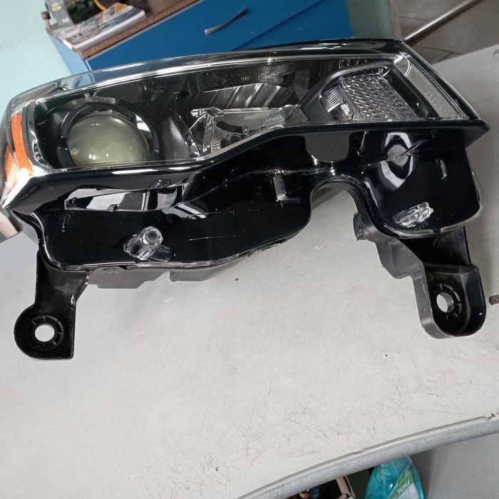 Фара права хром галоген Jeep Grand Cherokee WK2 16-