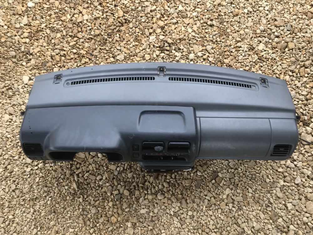 Suzuki jimny kokpit deska rozdzielcza