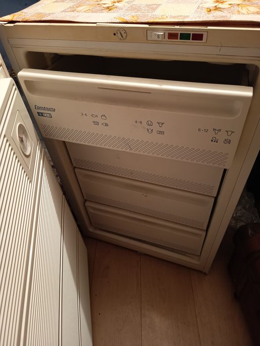 Zamrażarka z trzema szufladami