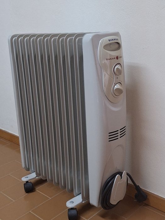 Vendo Aquecedor a Óleo Taurus Dakar 2500 de 11 elementos