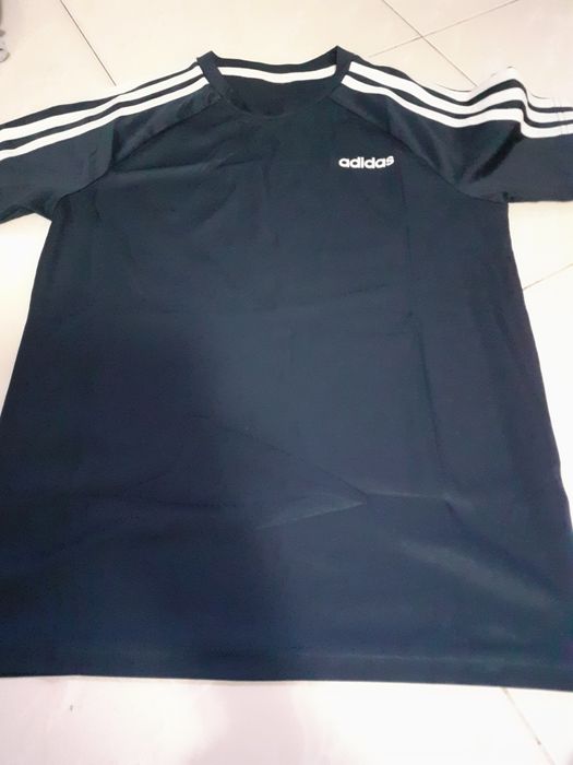 Camisolas manga curta adidas 7 8 anos