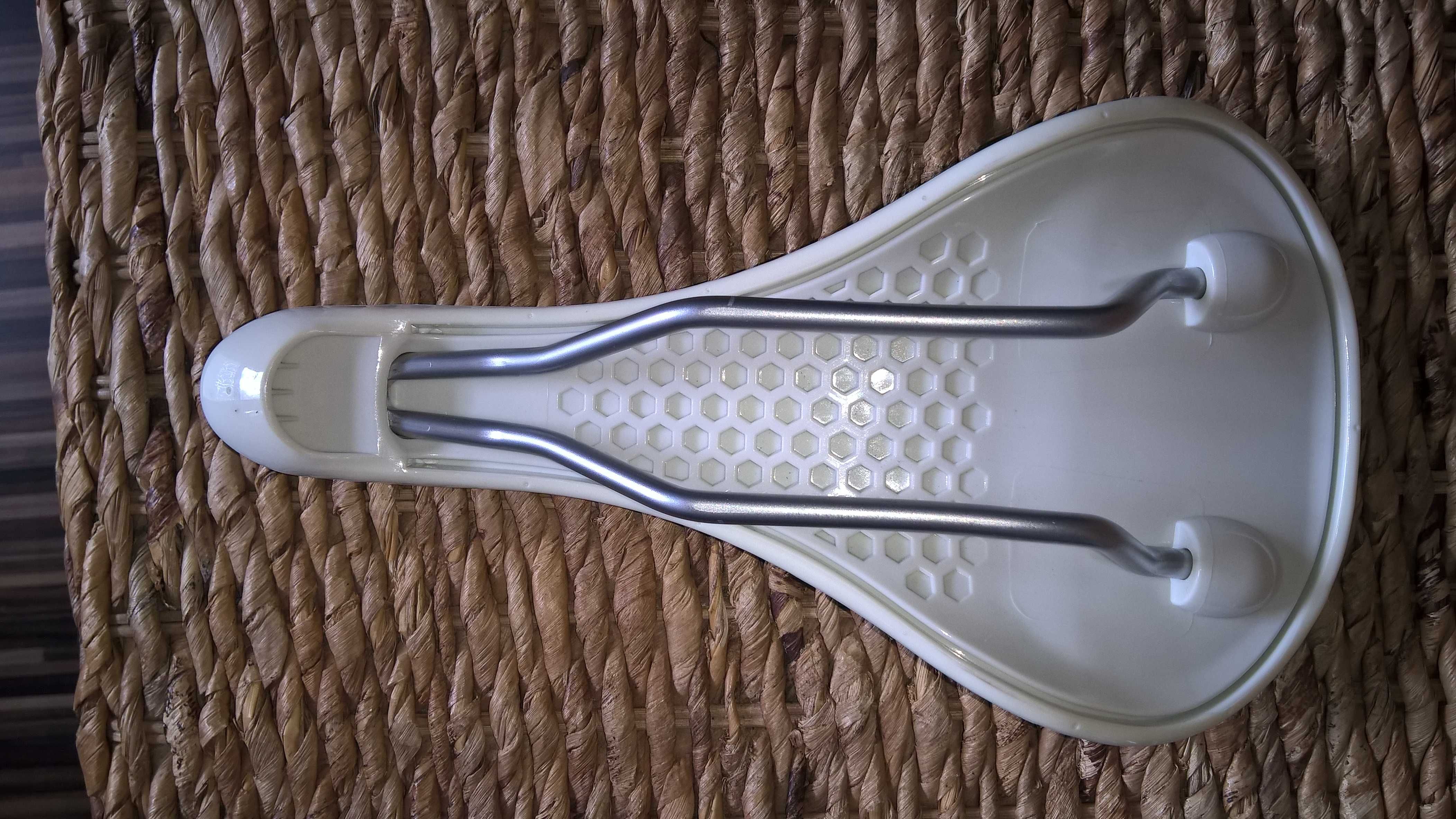 SIODEŁKO: Fabric Cell Radius Elite Saddle