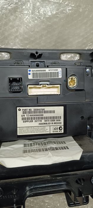 Рідна магнітола на Додж Джорні 2.4 2018 року