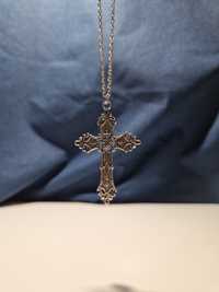 Naszyjnik w kształcie krzyża