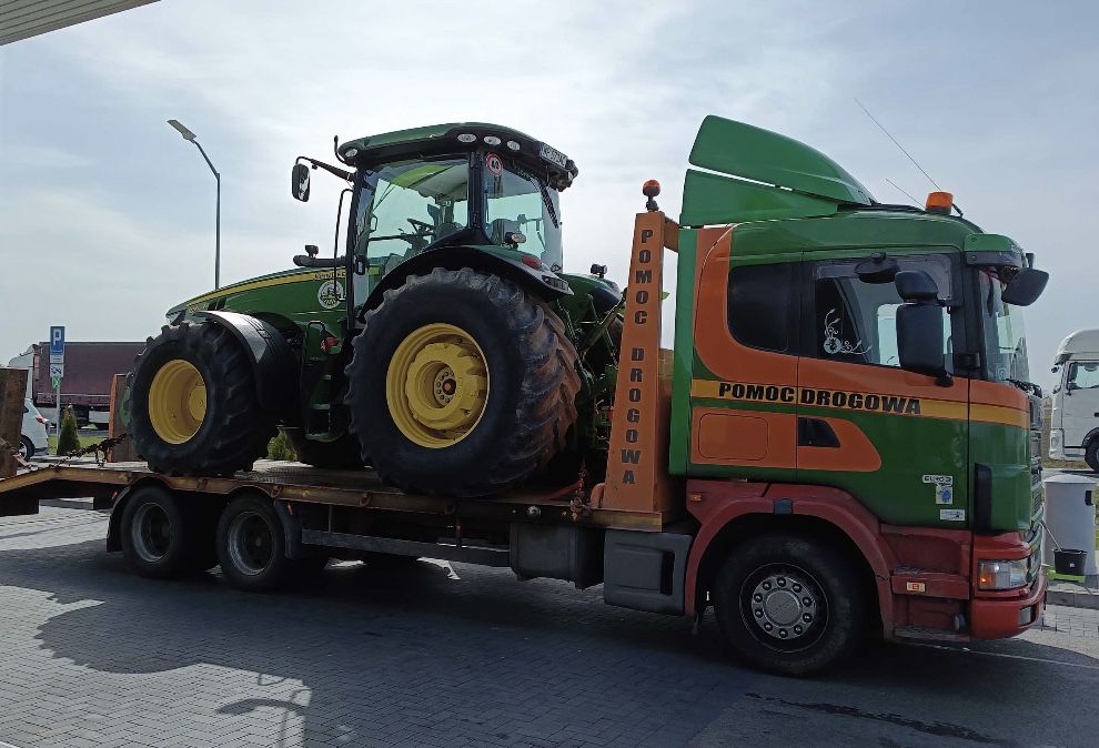 Transport lawetą ciągniki maszyny rolnicze budowlane pomoc drogowa 24h