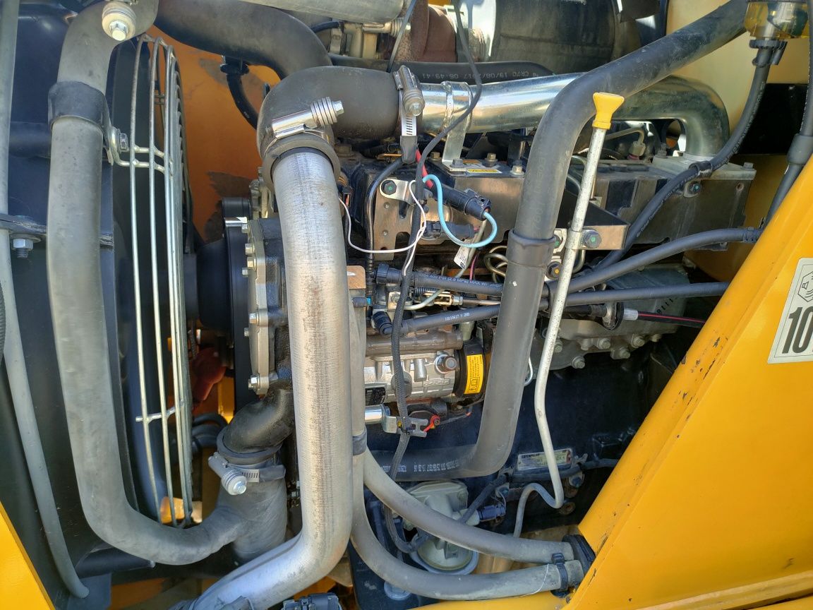 CAT 428(432)F2  2018г.в.