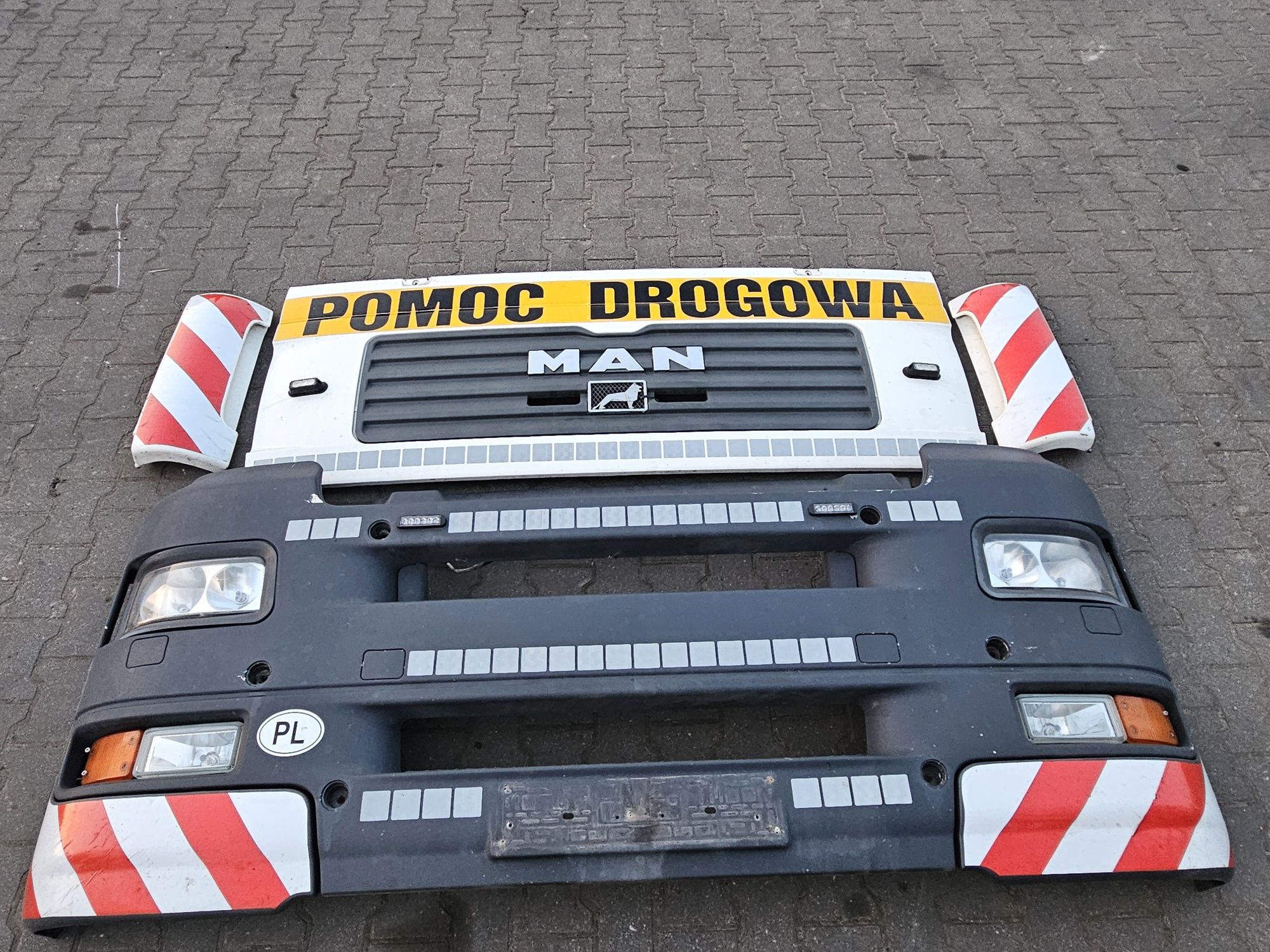 Przód kompletny Zderzak Maska Policzki Lampy MAN TGA