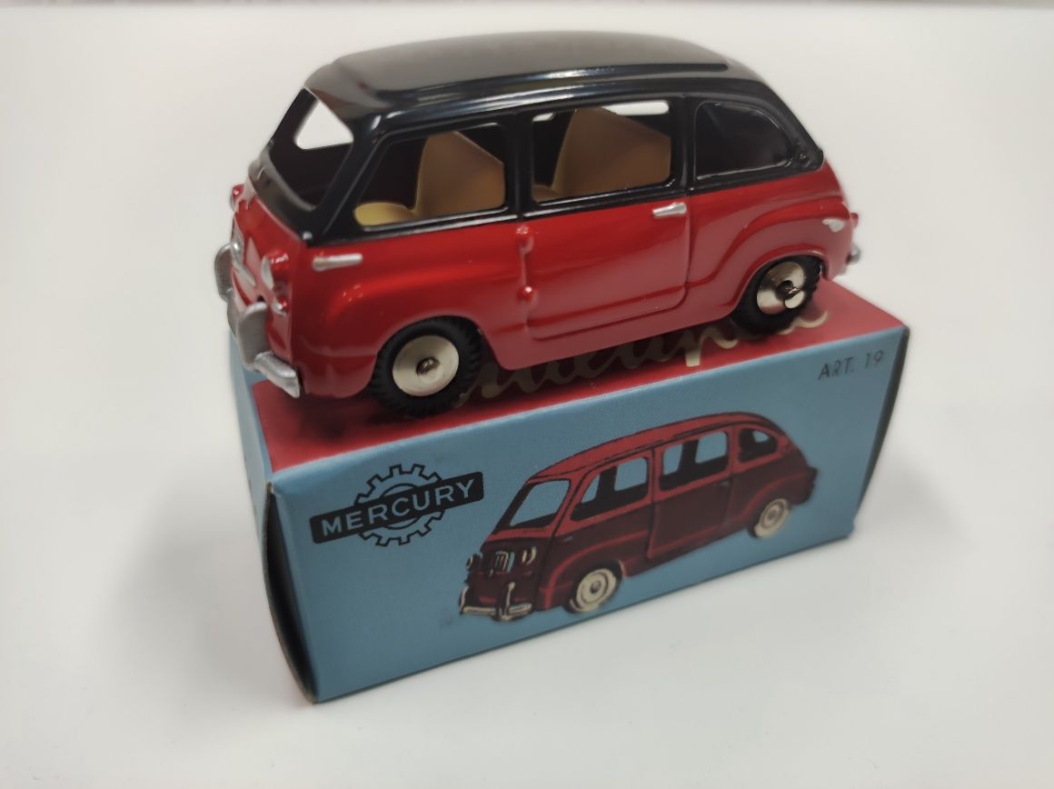 Miniatura Fiat 600 Multipla