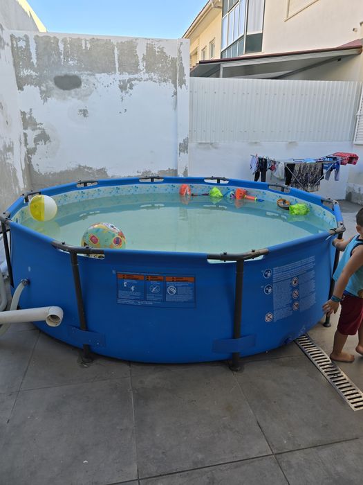 Piscina. bestway