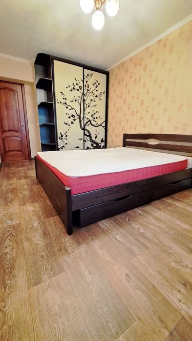 Продаж 3 кім.кв на Митниці