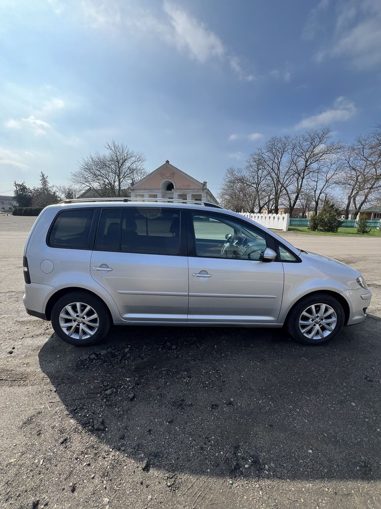 Volkswagen touran 2009 2.0 TDI