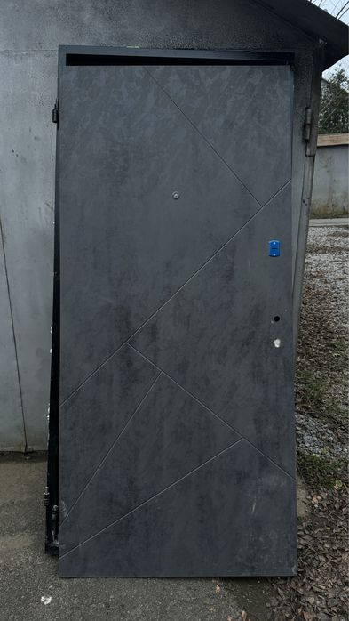 Продам Двері вхідні для квартири, дому, дачі. Демонтовані