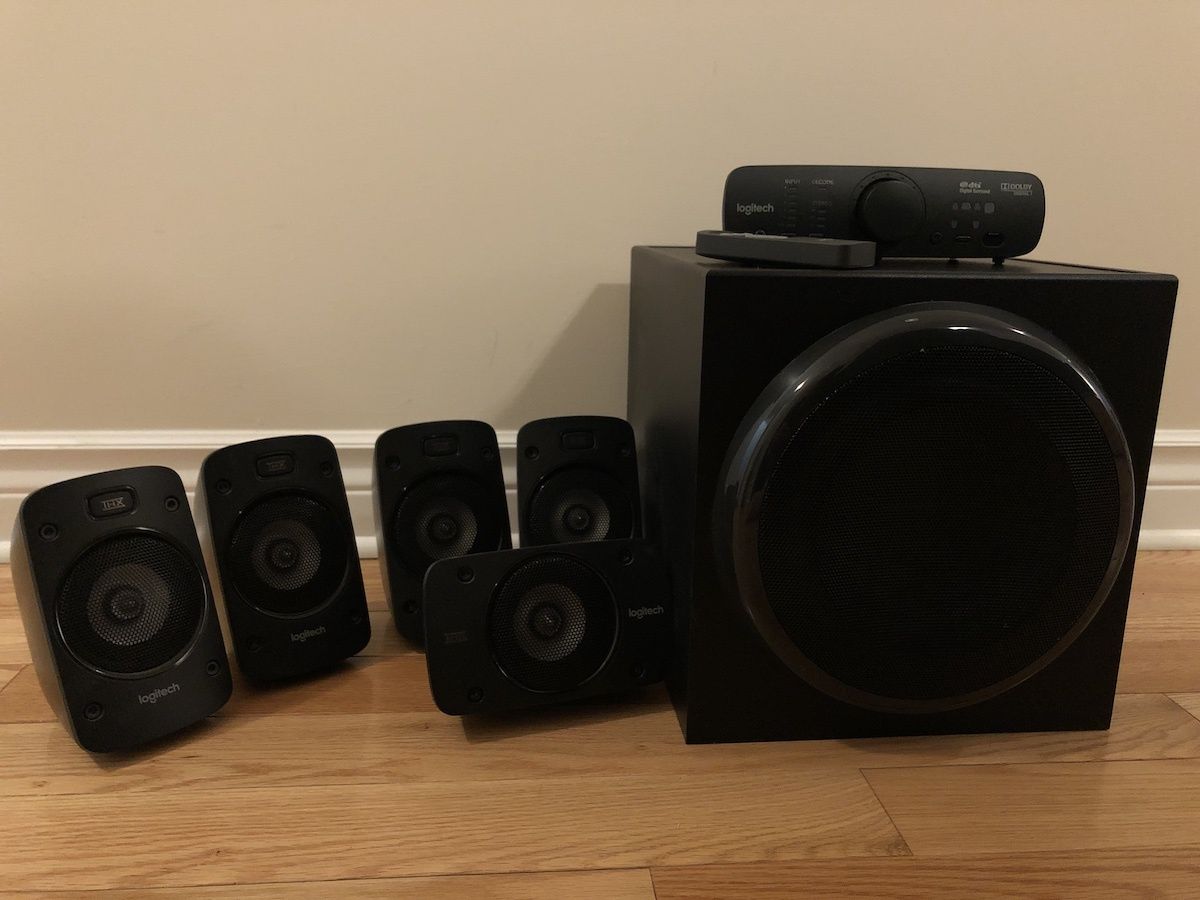 Logitech z906 sem satélites
