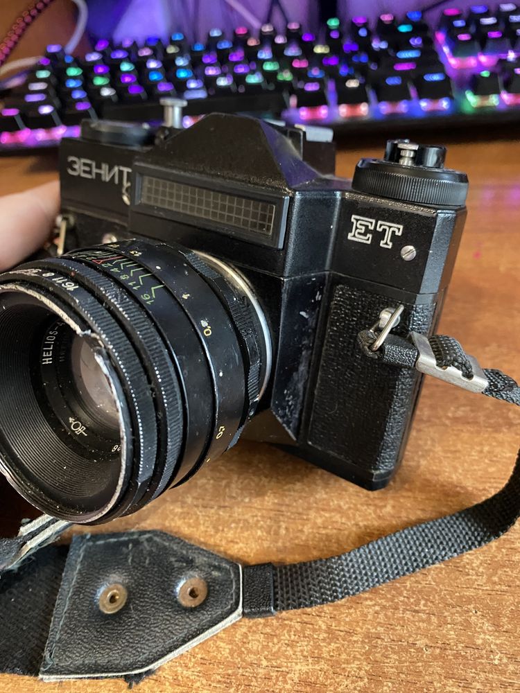 Продам фотоаппарат зенит zenit ET