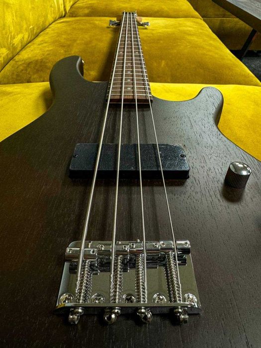 НОВА бас-гітара CORT Action Junior (Open Pore Walnut)